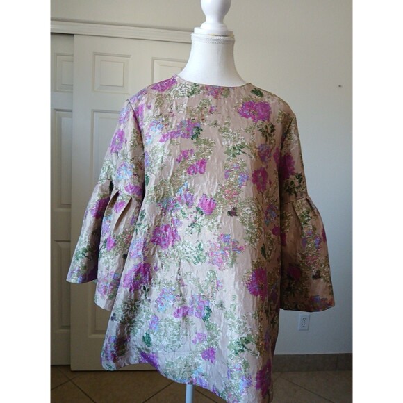 Tuckernuck Floral Jacquard Bell Sleeve Blouse Beige Pink Green Top Size Large - Picture 10 of 16
